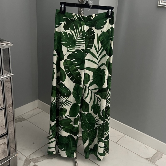 Alice + Olivia Pants - Alice + Olivia Green Leaf Print Pants